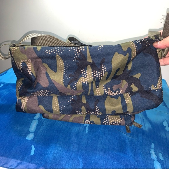 LL Bean Backpack Green Camo 4 Sections Waist Buckle Good Condition - Picture 6 of 10